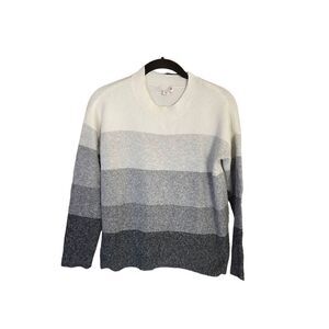 So women’s gray and white striped long sleeve crewneck sweater size xs